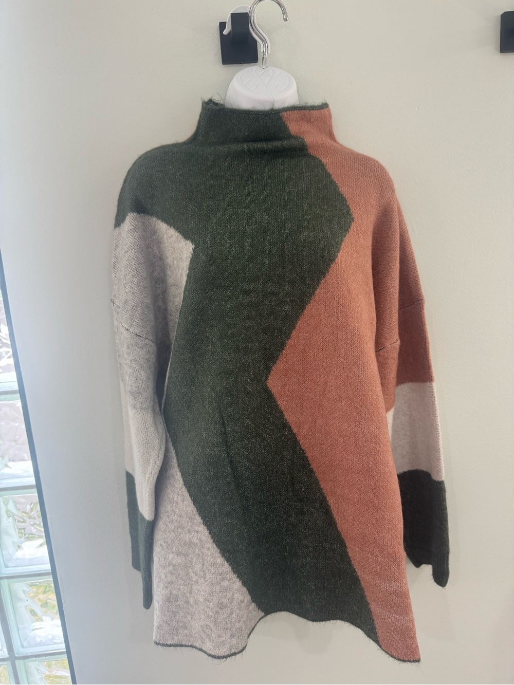 entro Olive, Rust & Cream Colorblock Turtleneck Sweater